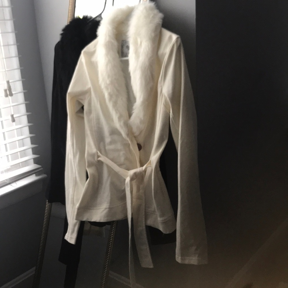 Fur neck cardigan Black S; Cream M